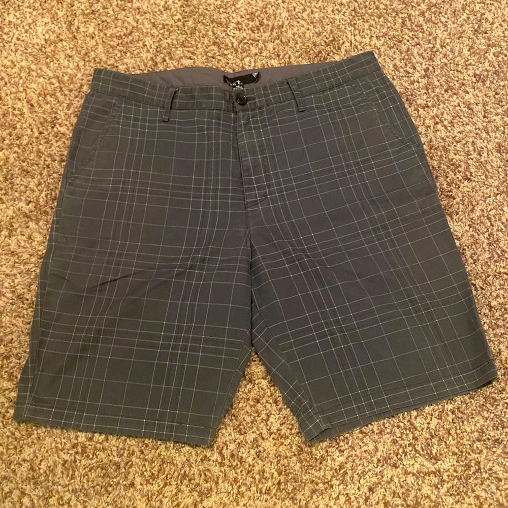 VURT SIZE 38 SHORTS LIGHTLY USED IN GREAT CONDITION